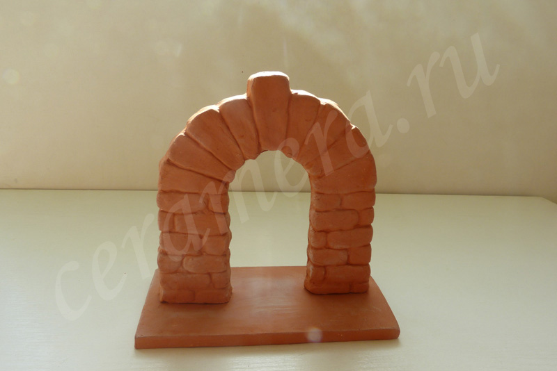 "Древняя арка" из красной глины